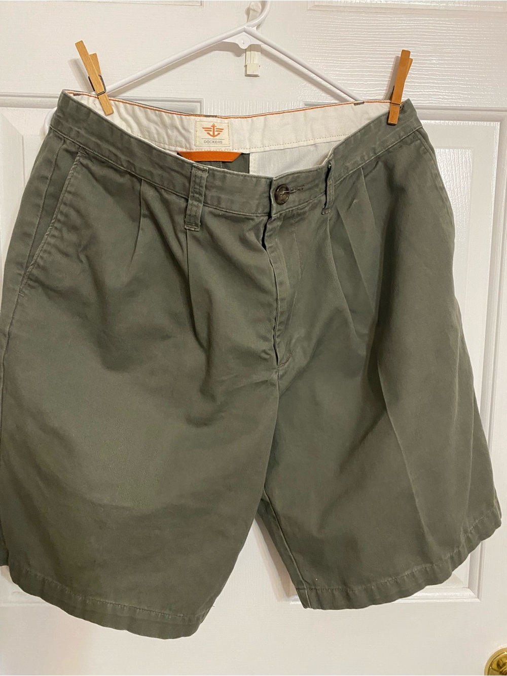 Dockers Men's Olive Flat-Front Cotton Shorts
